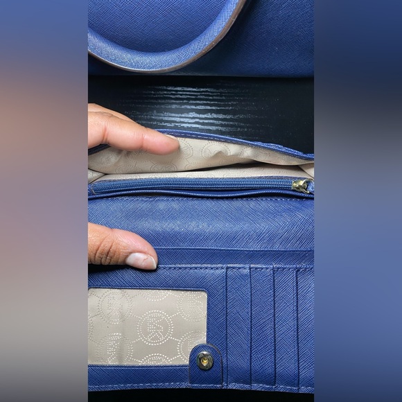 Michael Kors Selma Handbag with Michael Kors Wallet and Duster Bag - Picture 14 of 17